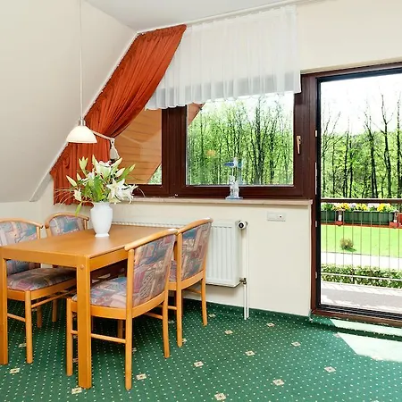 Отель Restaurant & Baumhaus Hagen *