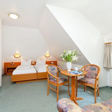 Отель Restaurant & Baumhaus Hagen *